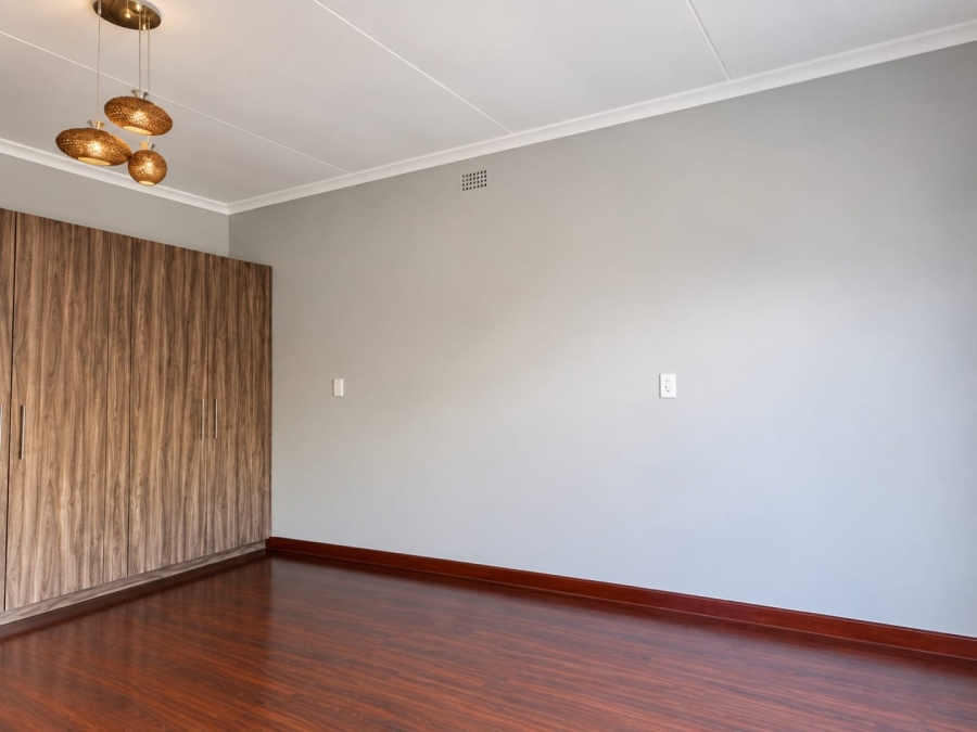 To Let 4 Bedroom Property for Rent in Kensington Gauteng