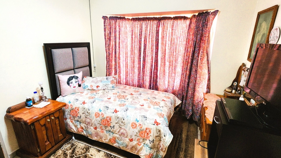 1 Bedroom Property for Sale in Kleinfontein A H Gauteng