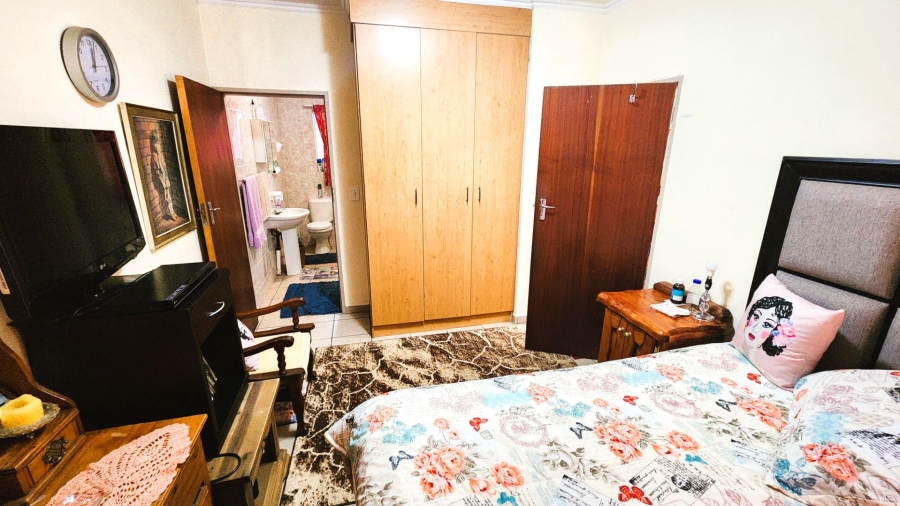 1 Bedroom Property for Sale in Kleinfontein A H Gauteng
