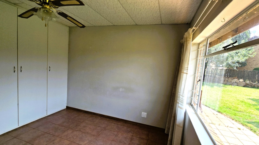 To Let 3 Bedroom Property for Rent in Kleinfontein A H Gauteng
