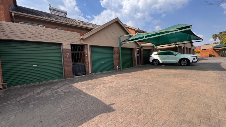 3 Bedroom Property for Sale in Three Rivers Proper Gauteng
