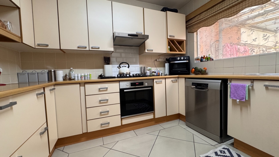 3 Bedroom Property for Sale in Three Rivers Proper Gauteng
