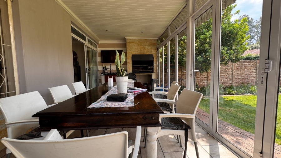 3 Bedroom Property for Sale in Three Rivers Proper Gauteng