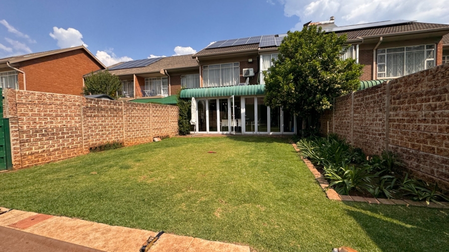 3 Bedroom Property for Sale in Three Rivers Proper Gauteng