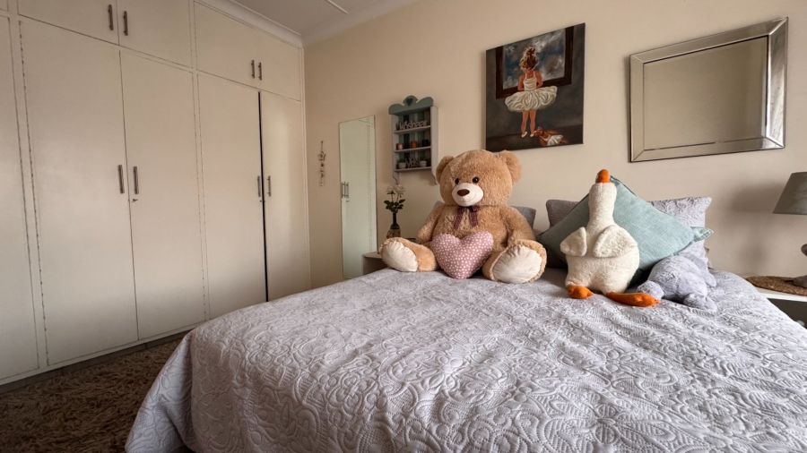 3 Bedroom Property for Sale in Three Rivers Proper Gauteng