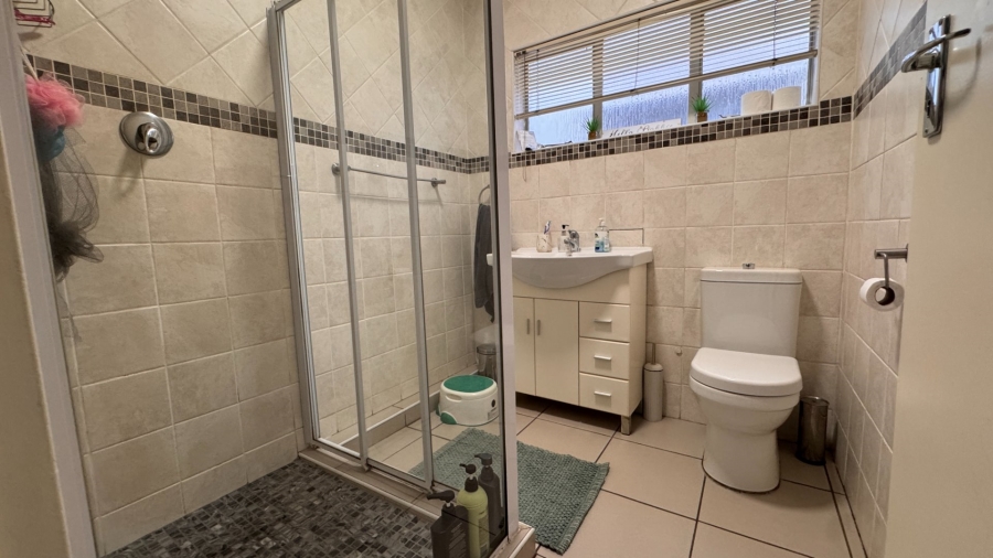 3 Bedroom Property for Sale in Three Rivers Proper Gauteng