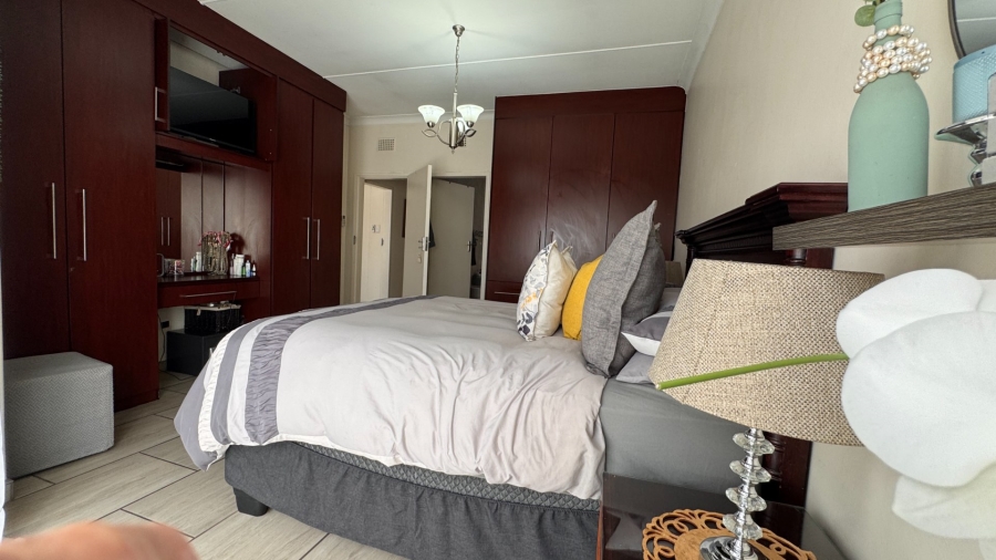 3 Bedroom Property for Sale in Three Rivers Proper Gauteng