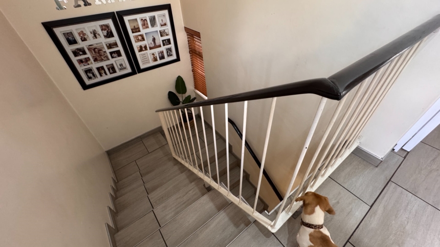 3 Bedroom Property for Sale in Three Rivers Proper Gauteng