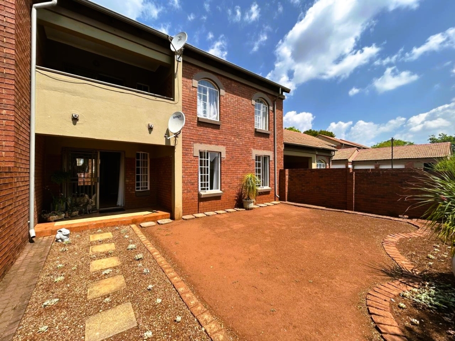 2 Bedroom Property for Sale in Eco Park Gauteng