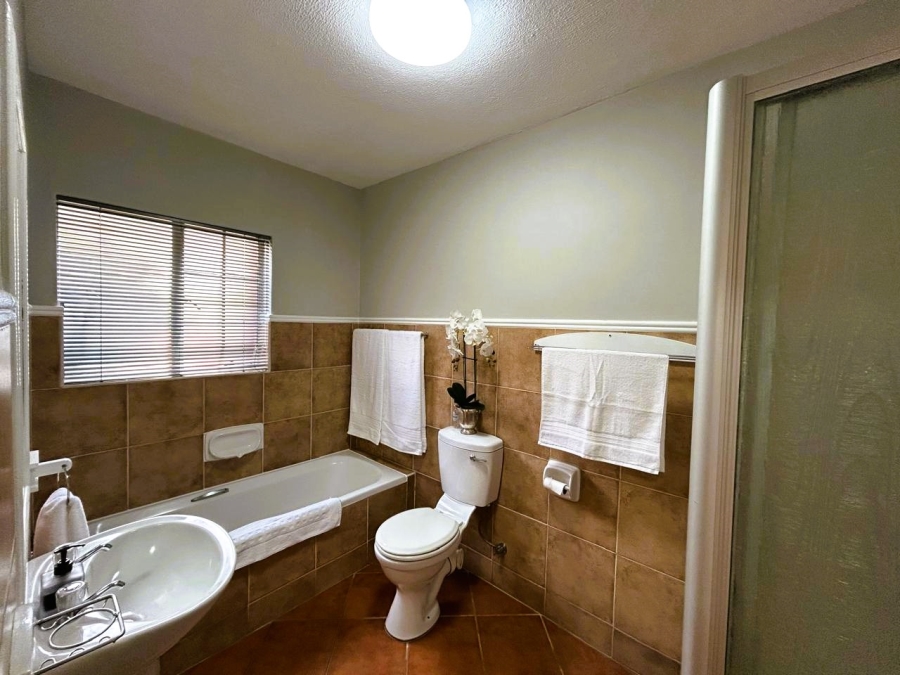 2 Bedroom Property for Sale in Eco Park Gauteng