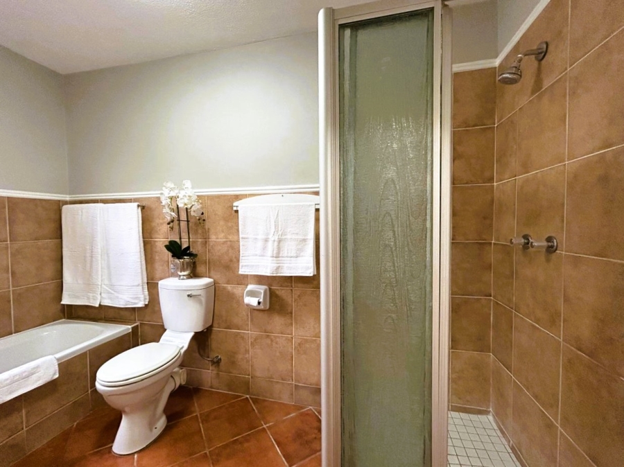 2 Bedroom Property for Sale in Eco Park Gauteng