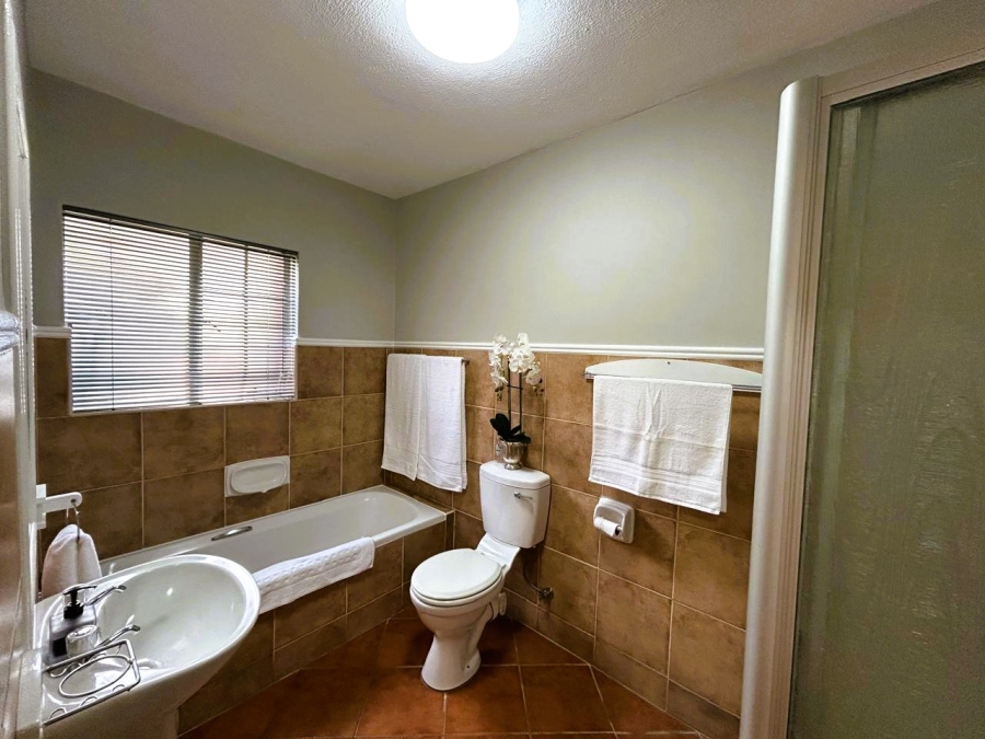 2 Bedroom Property for Sale in Eco Park Gauteng