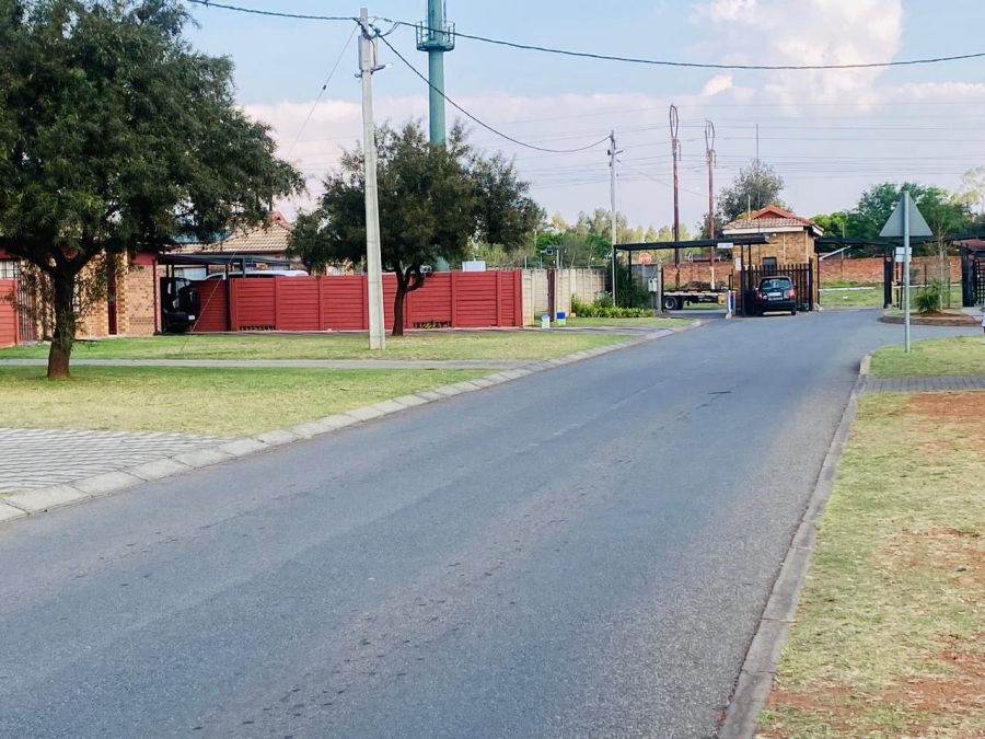 3 Bedroom Property for Sale in Clayville Industria Gauteng