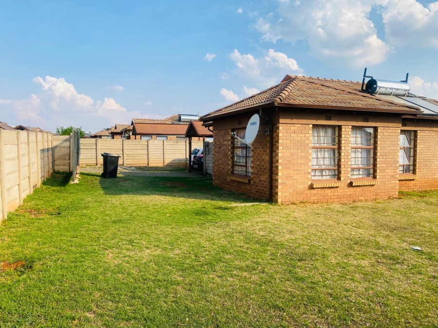3 Bedroom Property for Sale in Clayville Industria Gauteng