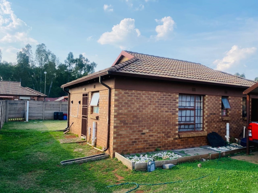 3 Bedroom Property for Sale in Clayville Industria Gauteng