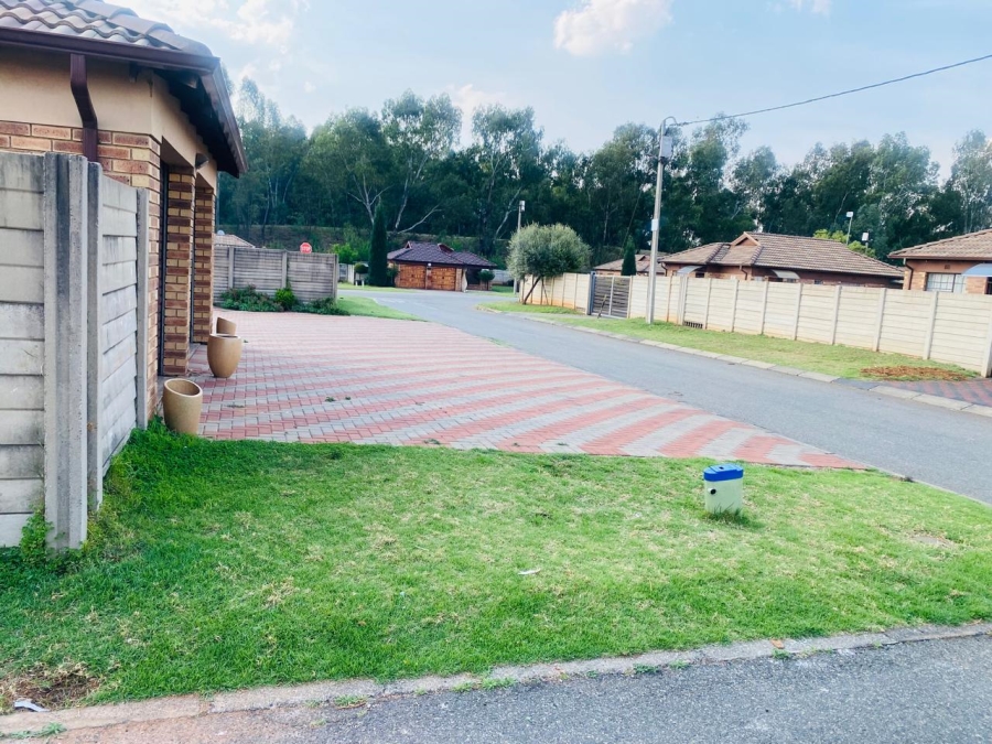 3 Bedroom Property for Sale in Clayville Industria Gauteng