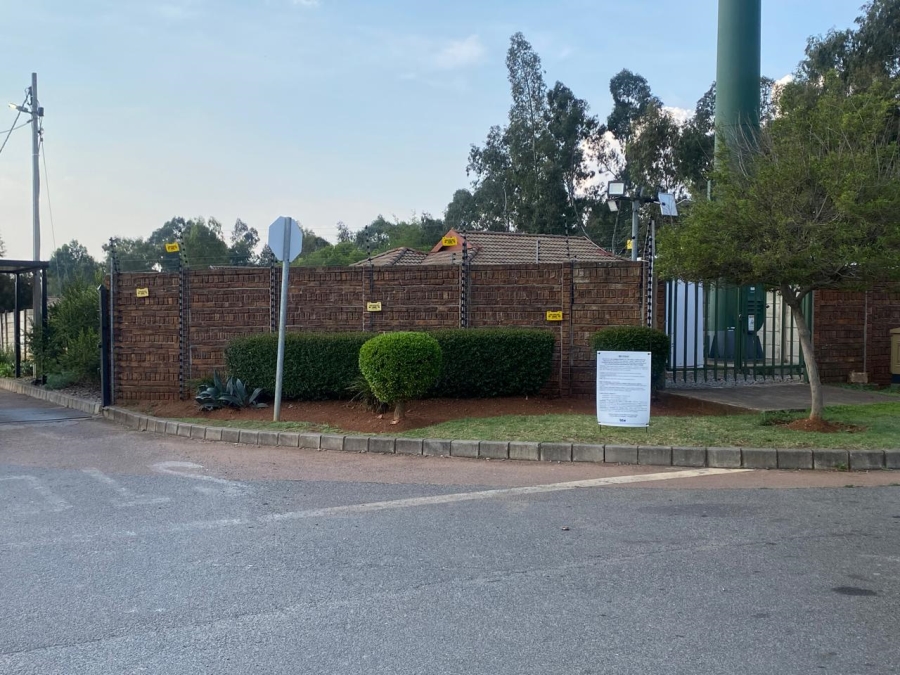 3 Bedroom Property for Sale in Clayville Industria Gauteng