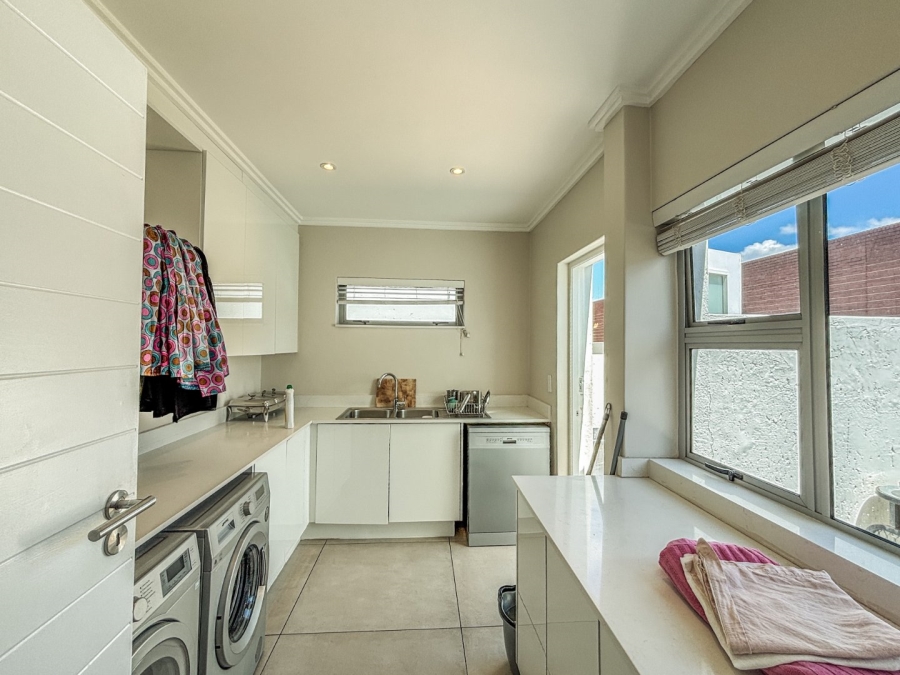 3 Bedroom Property for Sale in Bryanston Gauteng