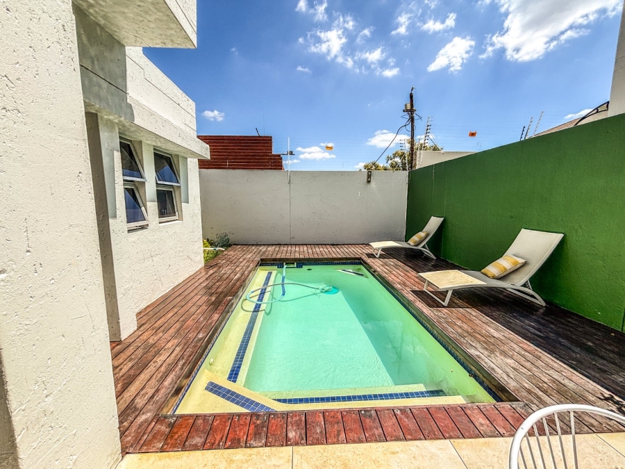 3 Bedroom Property for Sale in Bryanston Gauteng