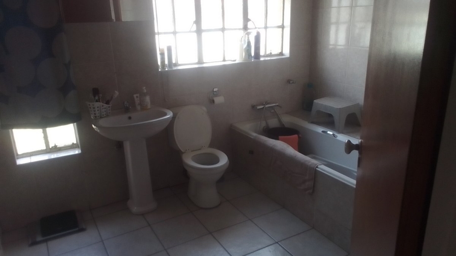 4 Bedroom Property for Sale in Rustivia Gauteng