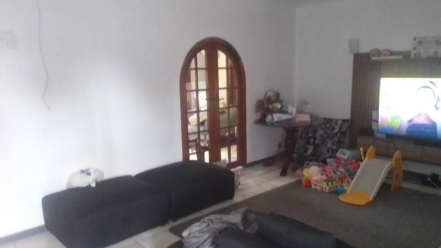 4 Bedroom Property for Sale in Rustivia Gauteng