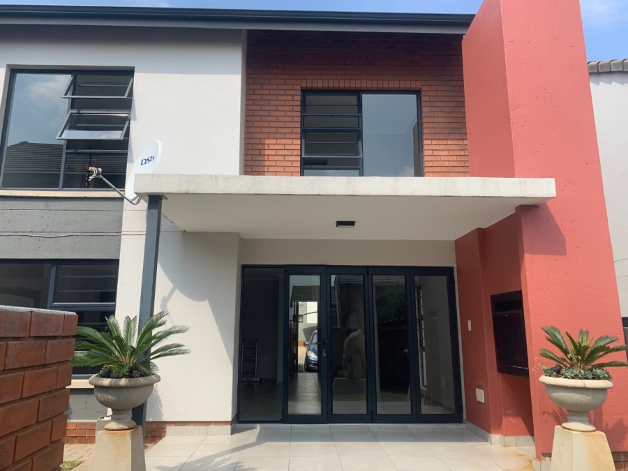 To Let 3 Bedroom Property for Rent in Amberfield Gauteng