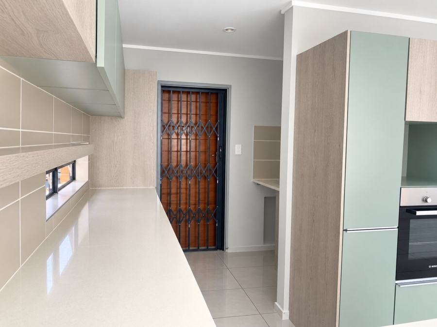 To Let 3 Bedroom Property for Rent in Amberfield Gauteng