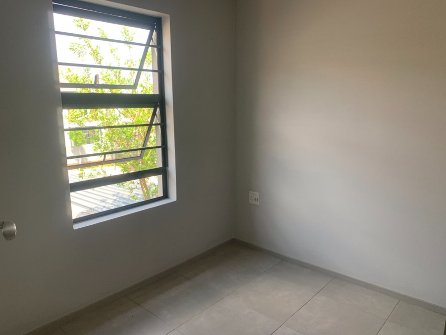 To Let 3 Bedroom Property for Rent in Amberfield Gauteng