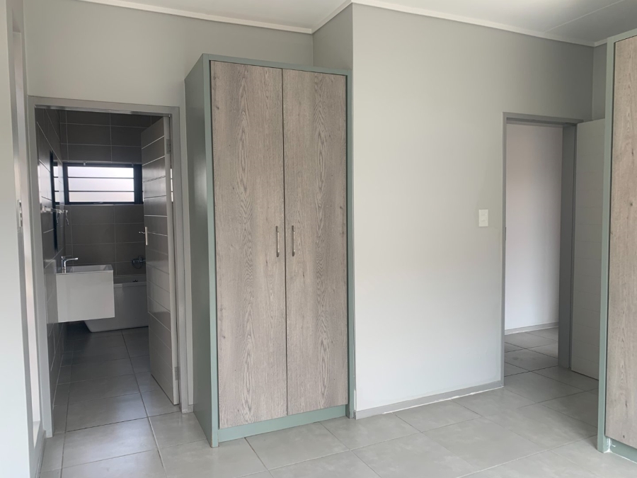 To Let 3 Bedroom Property for Rent in Amberfield Gauteng