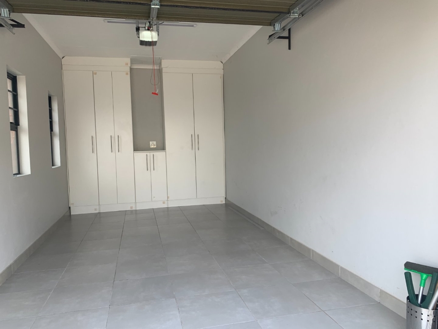 To Let 3 Bedroom Property for Rent in Amberfield Gauteng