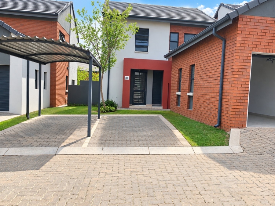 To Let 3 Bedroom Property for Rent in Amberfield Gauteng