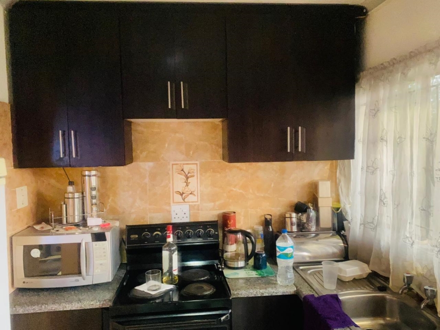 6 Bedroom Property for Sale in Olifantsfontein Gauteng