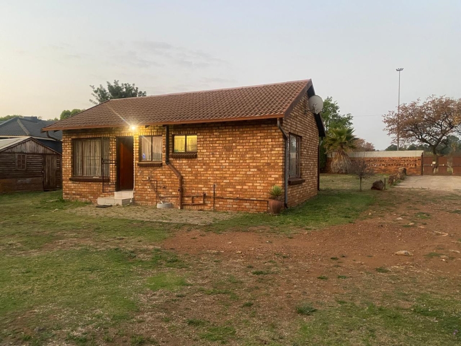 6 Bedroom Property for Sale in Olifantsfontein Gauteng