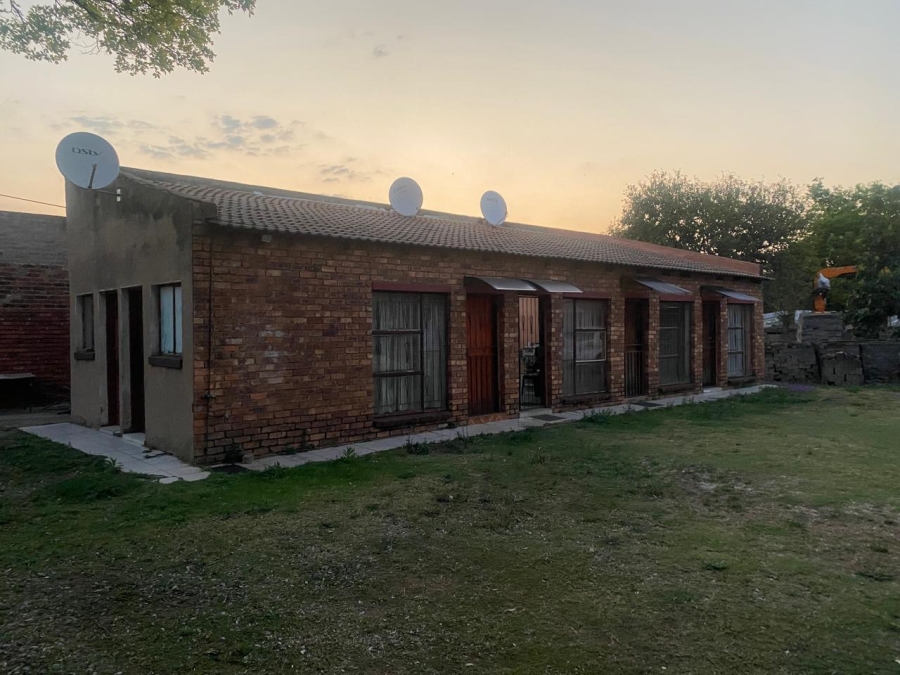 6 Bedroom Property for Sale in Olifantsfontein Gauteng