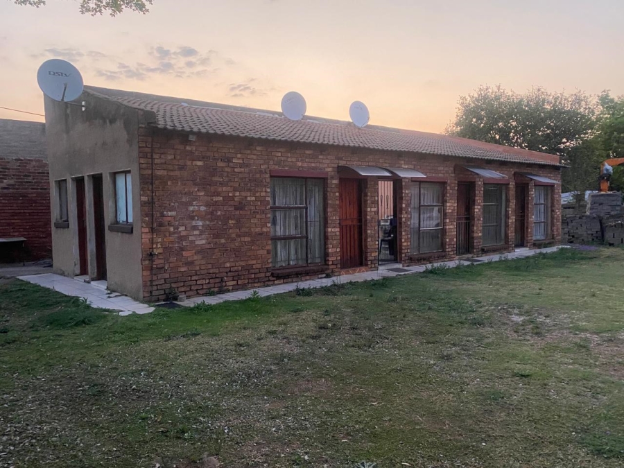 6 Bedroom Property for Sale in Olifantsfontein Gauteng