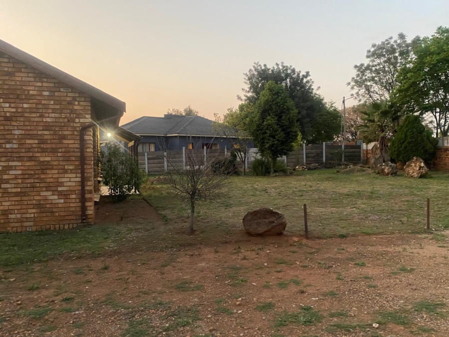 6 Bedroom Property for Sale in Olifantsfontein Gauteng