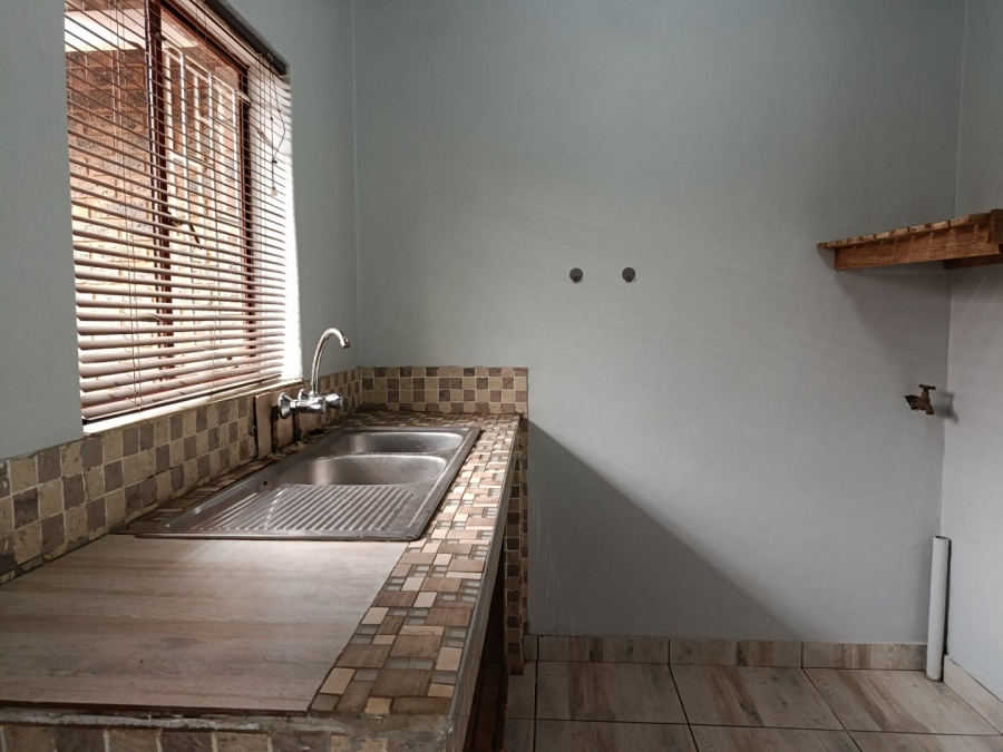 To Let 1 Bedroom Property for Rent in Heuweloord Gauteng
