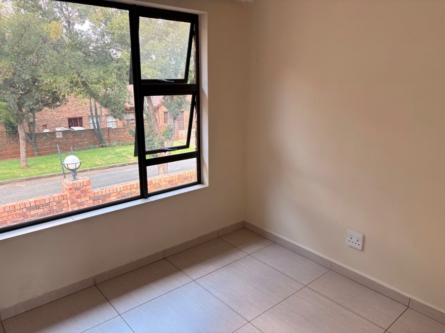To Let 3 Bedroom Property for Rent in Ravenswood Gauteng