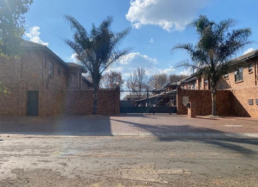 To Let 3 Bedroom Property for Rent in Ravenswood Gauteng