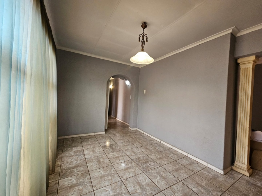 7 Bedroom Property for Sale in Casseldale Gauteng
