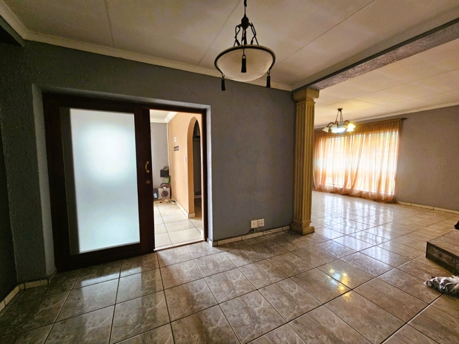 7 Bedroom Property for Sale in Casseldale Gauteng