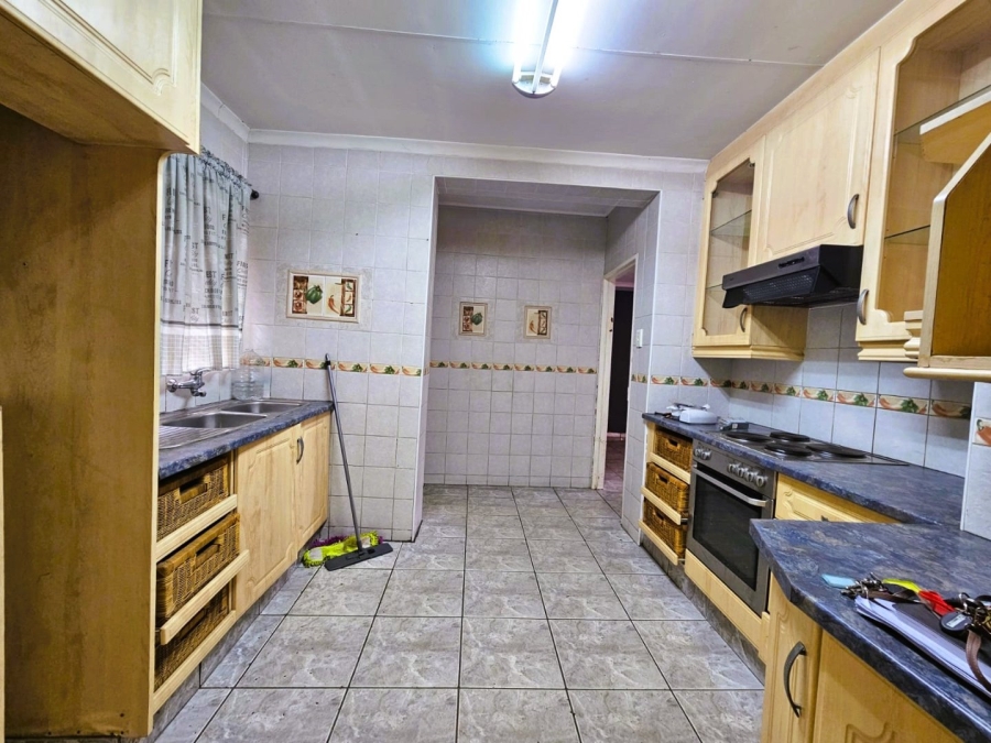 7 Bedroom Property for Sale in Casseldale Gauteng