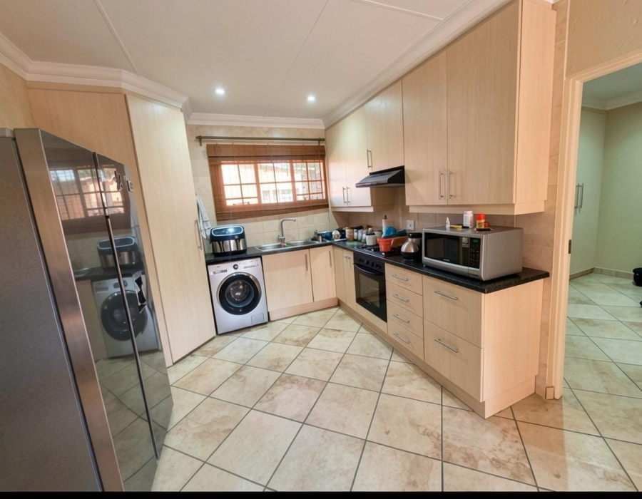 7 Bedroom Property for Sale in Casseldale Gauteng