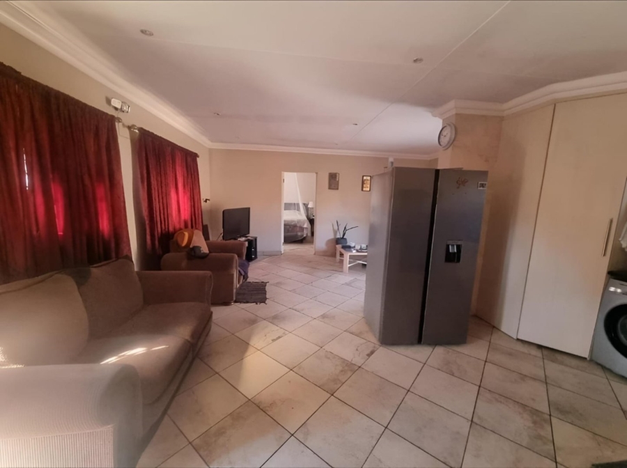 7 Bedroom Property for Sale in Casseldale Gauteng
