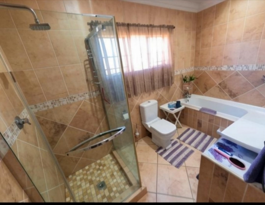 7 Bedroom Property for Sale in Casseldale Gauteng