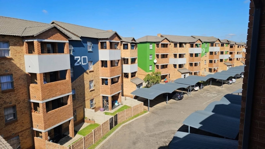 2 Bedroom Property for Sale in Heuweloord Gauteng