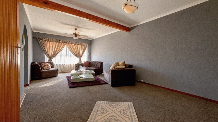 2 Bedroom Property for Sale in Three Rivers Gauteng