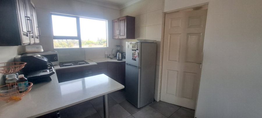 To Let 2 Bedroom Property for Rent in Essexwold Gauteng