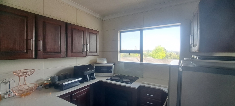 To Let 2 Bedroom Property for Rent in Essexwold Gauteng