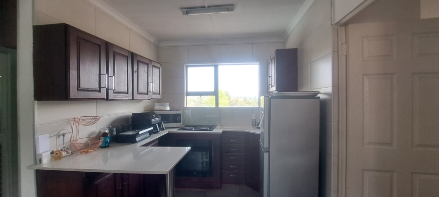 To Let 2 Bedroom Property for Rent in Essexwold Gauteng